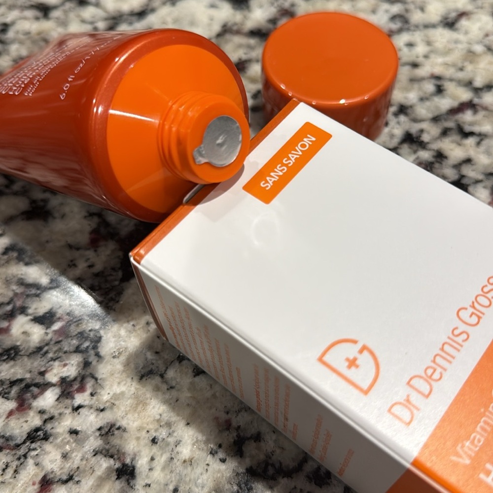 Dr. Dennis Vitamin C Creamy Cleansing Oil New in Box SEALED! - Picture 9 of 11